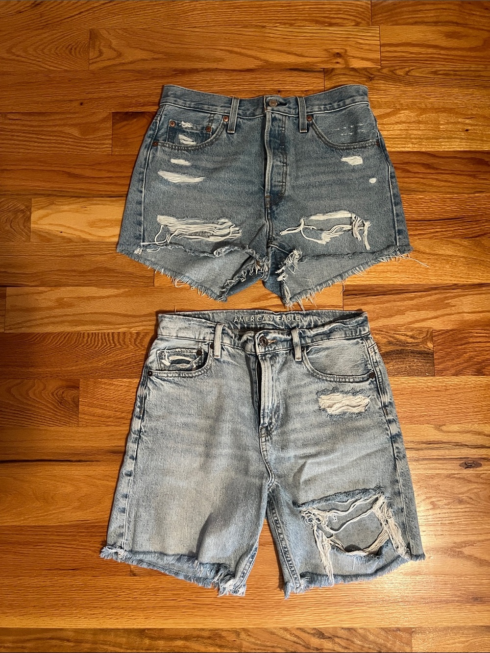 Levi and American Eagle shorts - Set of 2